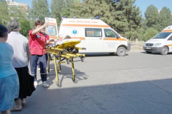 Păsărică a plonjat în gol de la 15 metri înălţime şi încă trăieşte